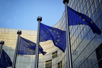 Das EU-Parlament hat beschlossen: Kreditkartengebühren im Internet werden verboten. Foto: © thinkstock