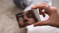 Visa-Debitkarte von Trade Republic im Mirror-Style