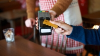 EHI-Studie: Kartenzahlungen dominieren