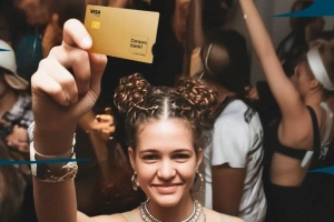 Das RISE Programm der Consorsbank bietet jungen Anlegern attraktive Konditionen mit niedrigen Gebühren und einem verzinsten Tagesgeldkonto.