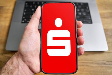 Mehr Deutsche nutzen ihr Smartphone zum Bezahlen
