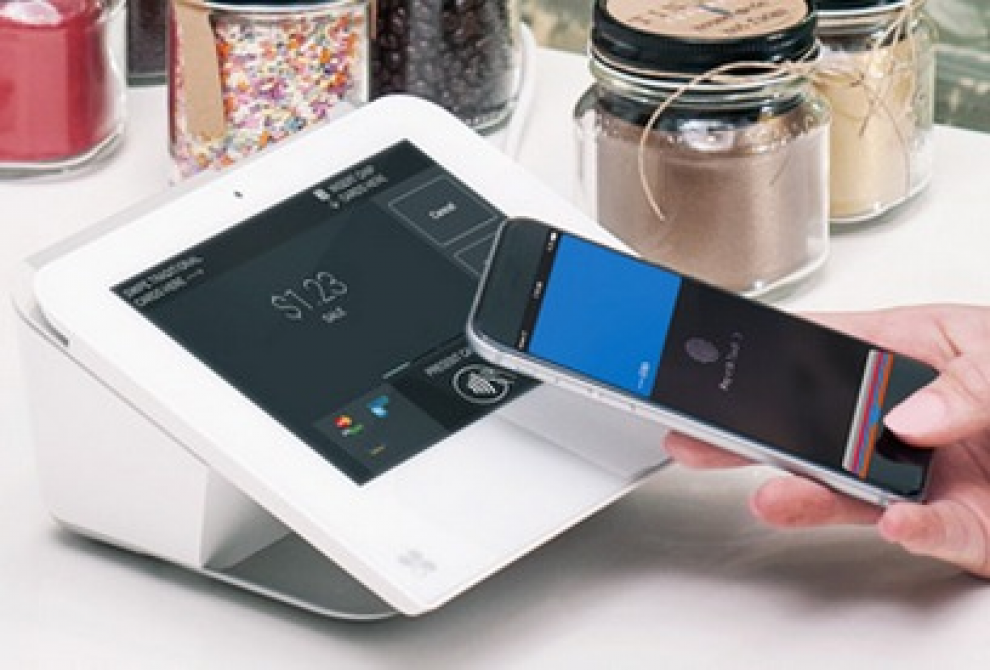 Kontaktloses Bezahlen via Clover Mini