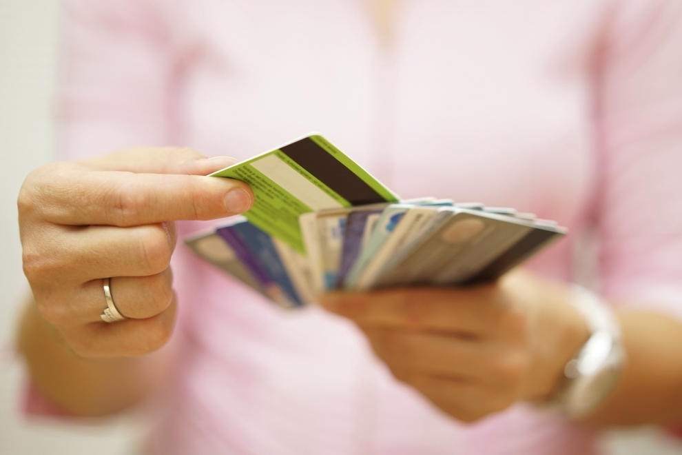 Die Gebühren für Kontoführung und Kreditkarten steigen. © iStock.