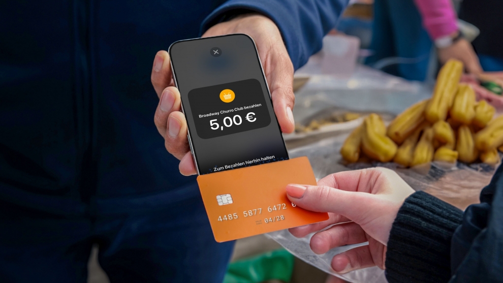 Mit einer App, die kostenlose Geschäftskonten, die SumUp Card, Onlineshop-Lösungen sowie Zahlungsabwicklung vor Ort und remote umfasst, bietet SumUp eine nahtlose Integration seiner Dienste.