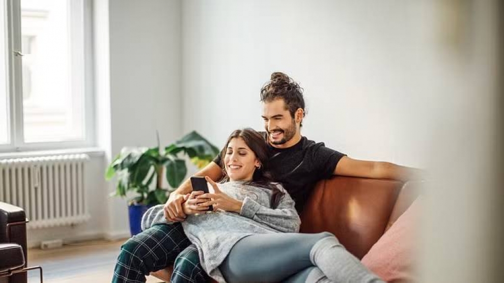 Die Generation Z nutzt überwiegend Apps für ihre Bankgeschäfte, zeigt eine Umfrage von Visa und der ING Bank.
