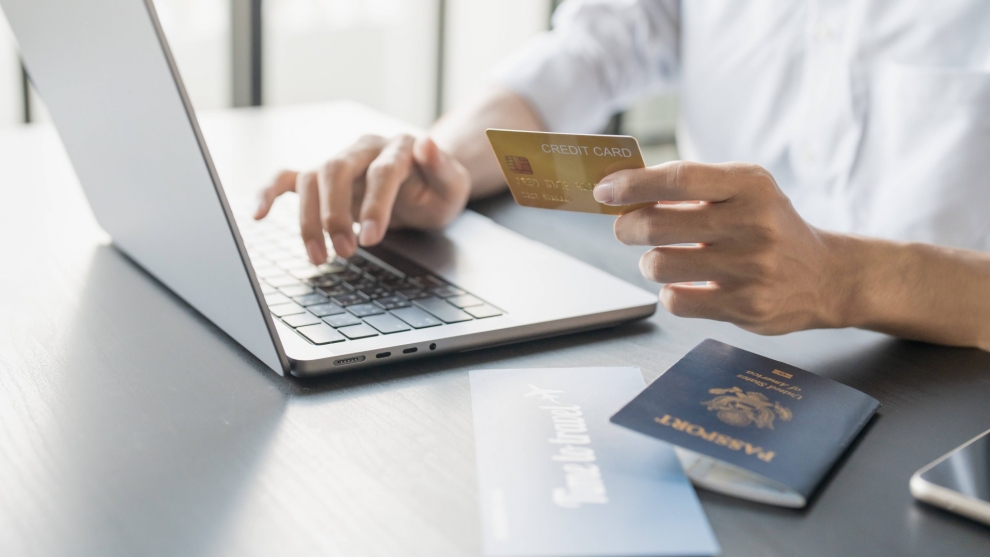 Mit der passenden Kreditkarte bis zu 70 Euro sparen auf Reisen.